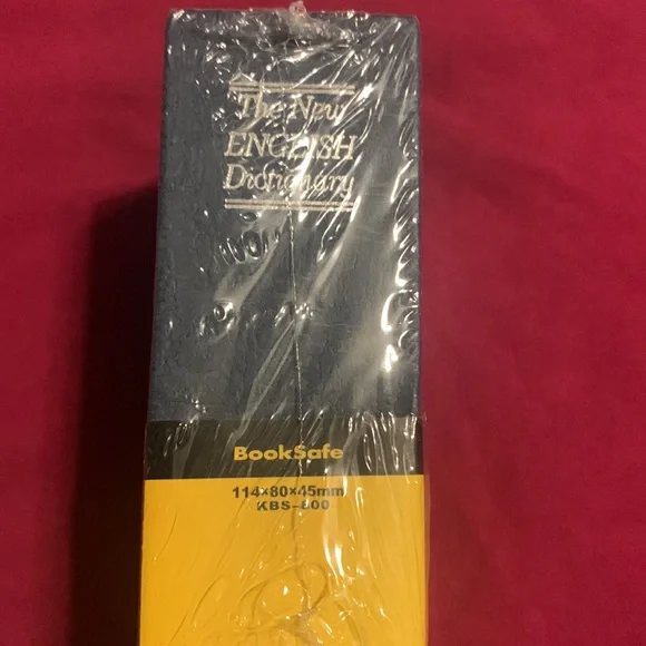 Book safe❤️ never opened - Picture 4 of 4